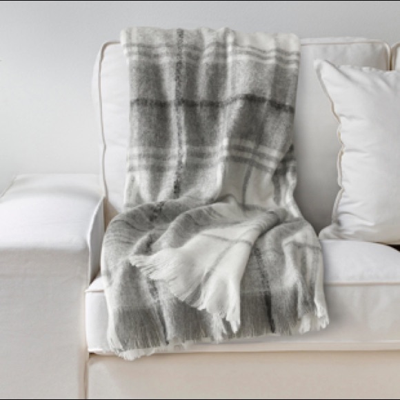 Ikea “Ebbalotta” Acrylic blend throw blanket
